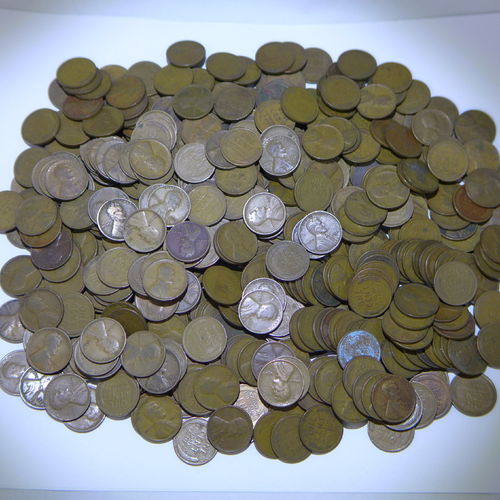 500 Lincoln Wheat Cents all from the 1920's, Mixed Dates and Mint Marks.